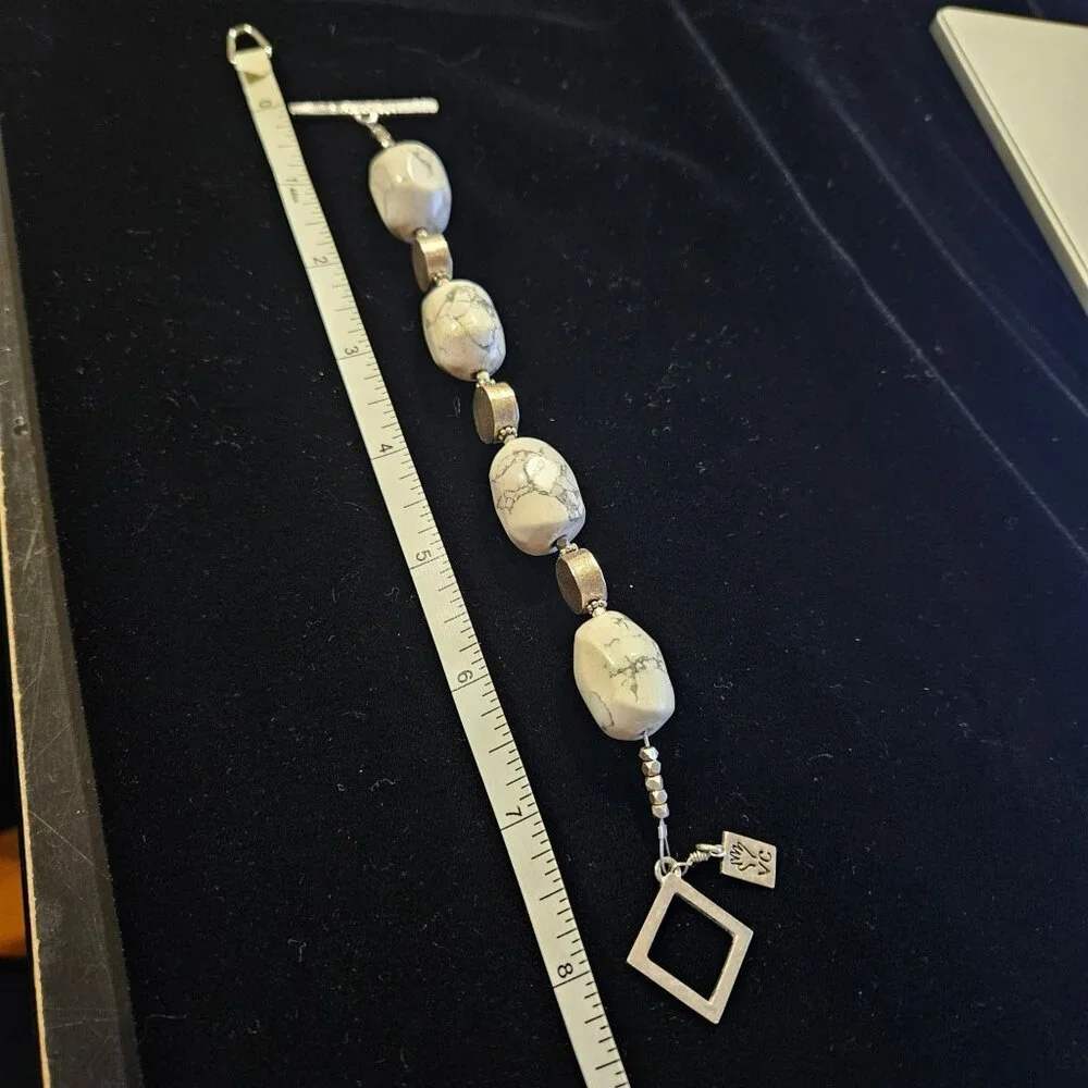 Suki 925 Chunky White Howlite Silver Beaded Bracelet With Toggle Clasp Size 6.5